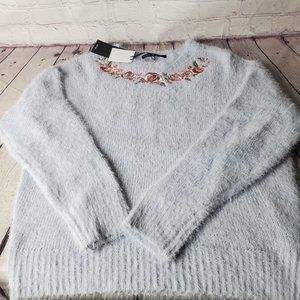 Ingni Flower Embroidered Sweater